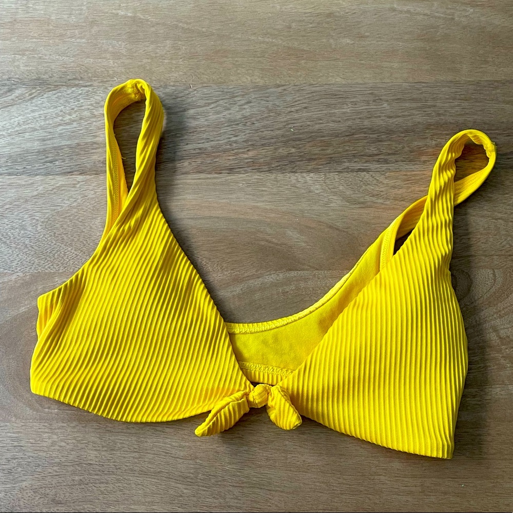 EXPRESS - Yellow bikini top